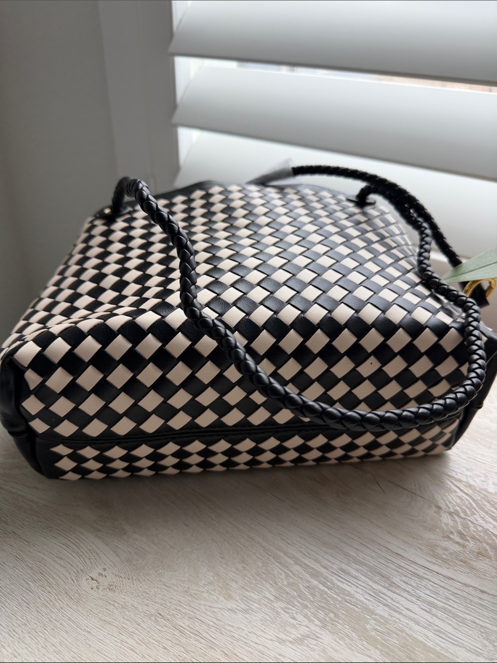 Woven Black and Cream Tote Bag - Elegant Everyday Carry - Picture 3 of 3